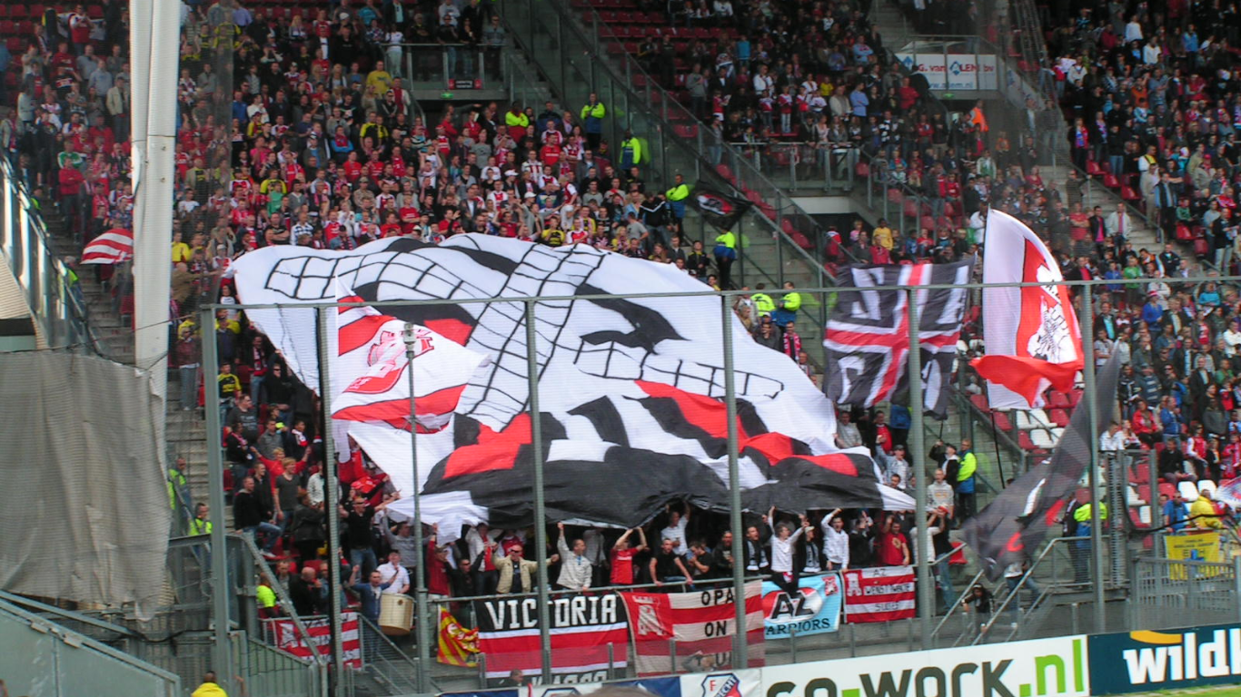 Nadat AZ dit seizoen het laagste aantal uitsupporters sinds mensenheugenis meenam gloort er hoop dat de aantallen volgend seizoen weer AZ waardig zijn. Dankzij Supportersbeweging Victoria Alkmaar worden veel uitwedstrijden 40% goedkoper.
