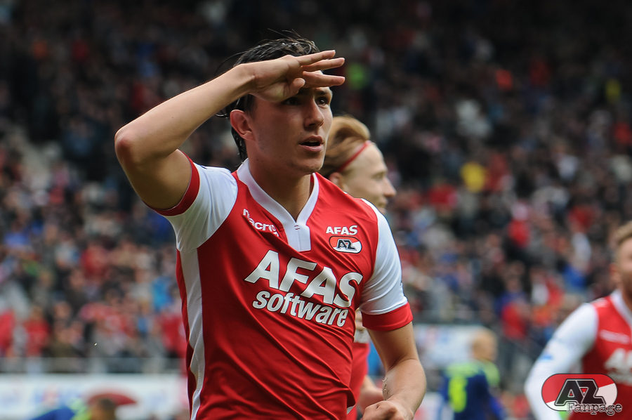 AZ is er vanmiddag niet in geslaagd om de lunchwedstrijd tegen de Amsterdamse rivaal om te zetten in een driepunter. In Alkmaar ging een slordig spelend AZ met 1-3 onderuit. De ploeg van Marco van Basten wist een in de eerste helft opgelopen achterstand kort na rust recht te trekken door een goal van Steven Berghuis. In het laatste kwart van de wedstrijd trok Ajax de wedstrijd echter naar zich toe en beslistte het de wedstrijd door doelpunten van Lasse Schöne en Anwar El Ghazi.