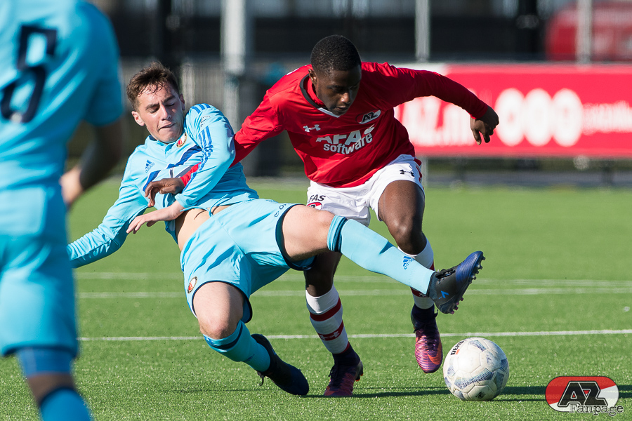 Afgelopen weekend speelden vijf jeugdteams een competitiewedstrijd. AZ Onder 17 speelde voor de tweede keer deze maand tegen Feyenoord en een speler van AZ Onder 13 scoorde maar liefst zes(!) keer. Lees hieronder de terugblik op het jeugdweekend.