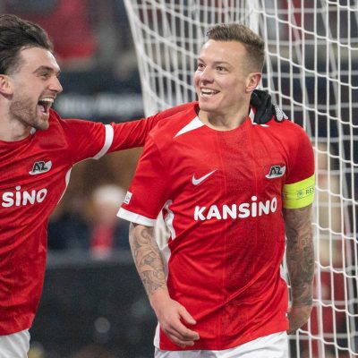 Er bestaat nog steeds een kans dat Jordy Clasie maandag aan de aftrap staat als AZ het in de Kuip opneemt tegen Go Ahead Eagles. Tijdens de persconferentie in Zeist was Martens hoopvol gestemd. "Jordy ligt er al wat langer uit en die zijn we nu aan het klaar maken voor de finale."
