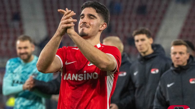 AZ-trainer Martens laat Lahdo en Belic weten buiten selectieplannen te vallen. Veel concurrentie op vleugel- en middenveldsposities bij Alkmaarders.