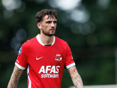 AZ heeft vanavond weten te winnen op bezoek bij KAA Gent. In België werd 120 minuten gevoetbald en het was Mateo Chávez die zijn ploeg in de ‘derde helft’ aan de zege hielp. Samoise opende vroeg de score, waarna Smit voor de gelijkmaker zorgde.